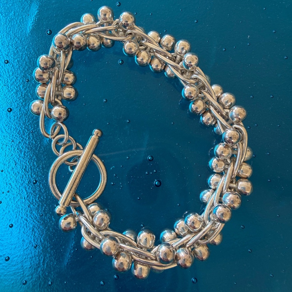 Chic Silver Beaded Bracelet - Picture 2 of 7
